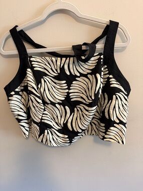 New no tags - Black and White Abstract Print Crop Tank